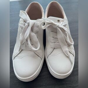 Kate Spade Women’s Fez Sneakers White Excellent Condition Size 6B